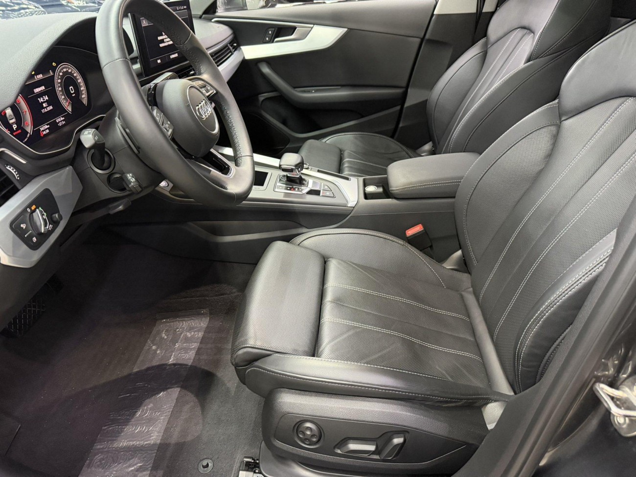 Audi A4L 40 TFSI 2023