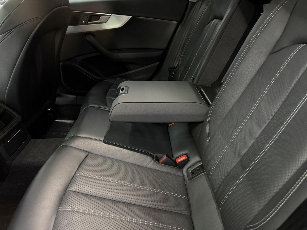 Audi A4L 40 TFSI 2023