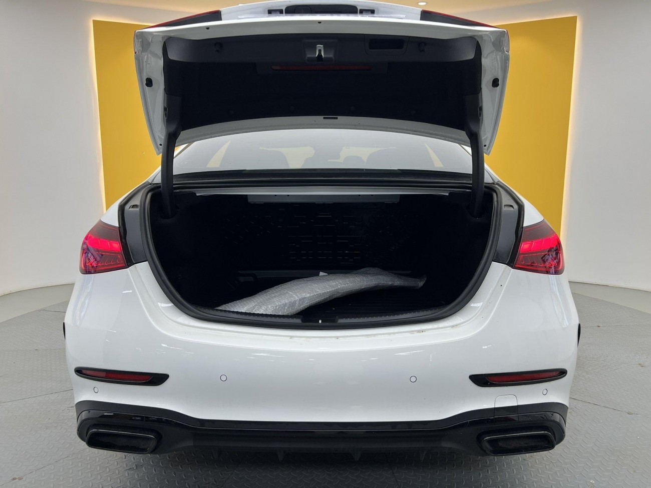 Mercedes-Benz C 260 L 2025