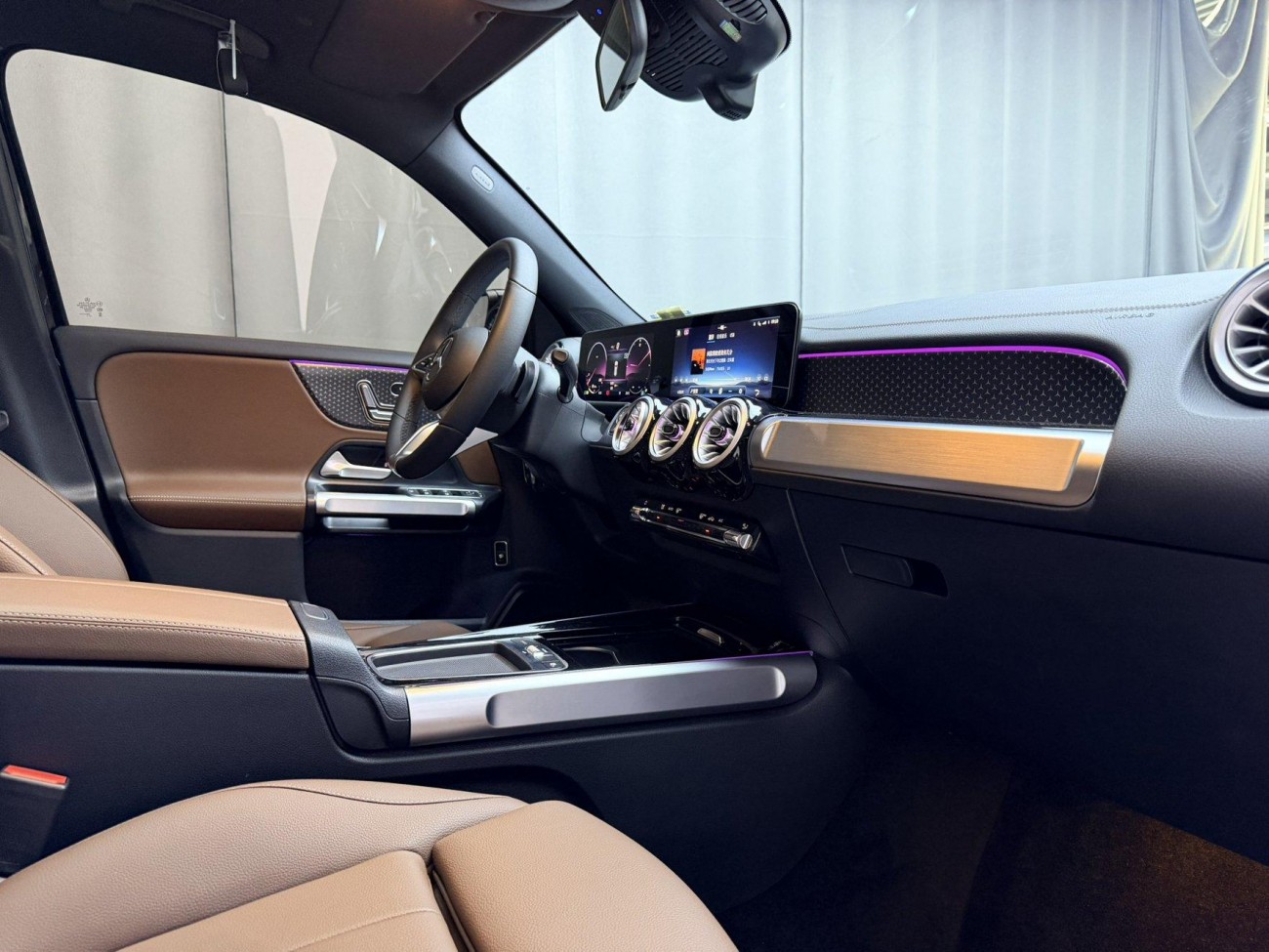 Mercedes-Benz GLB 2025