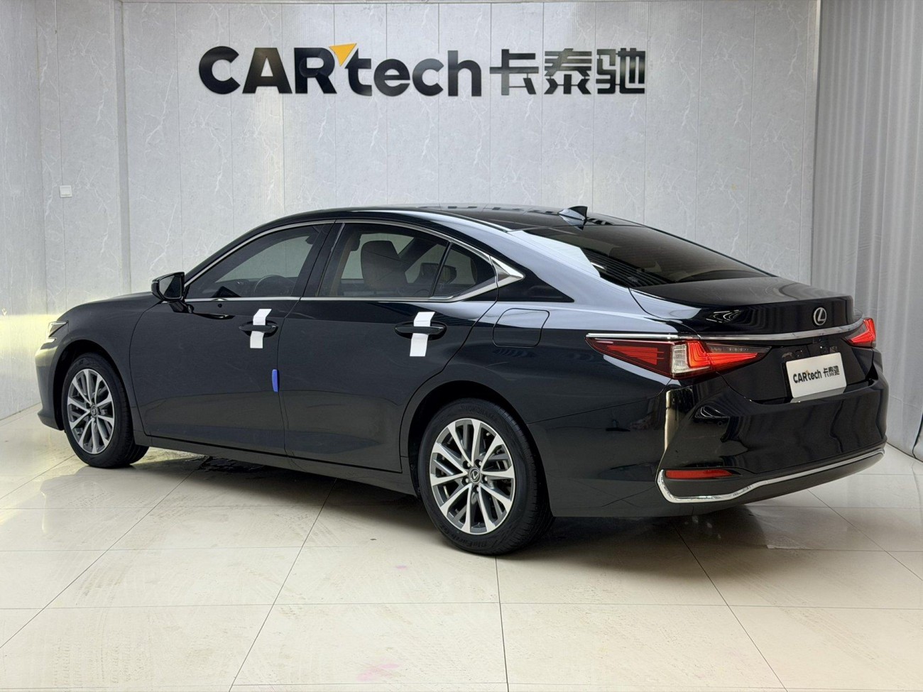 Lexus ES 200 2023
