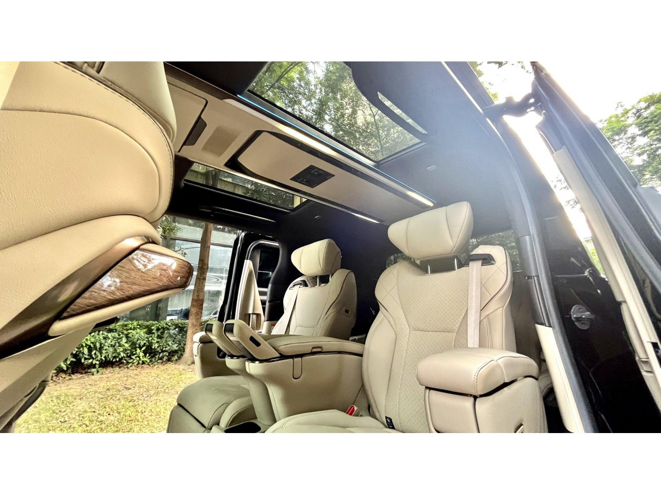 Toyota Alphard 2024