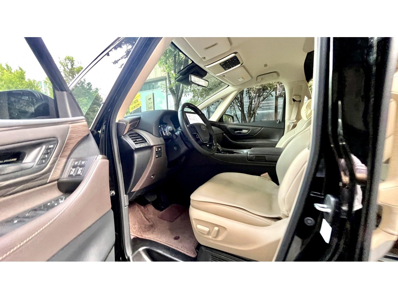 Toyota Alphard 2024
