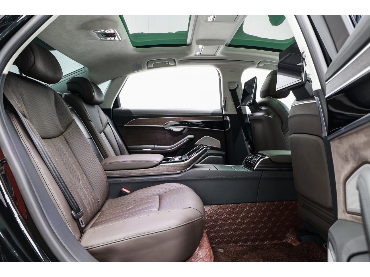 Audi A8L 55 TFSI 2022