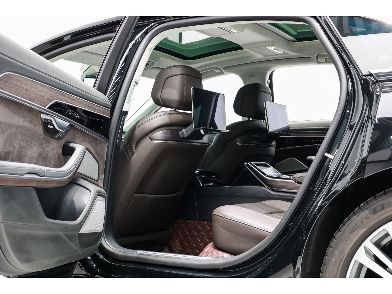 Audi A8L 55 TFSI 2022