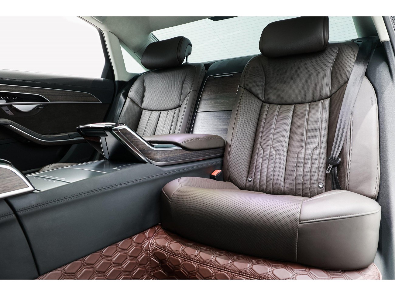 Audi A8L 55 TFSI 2022