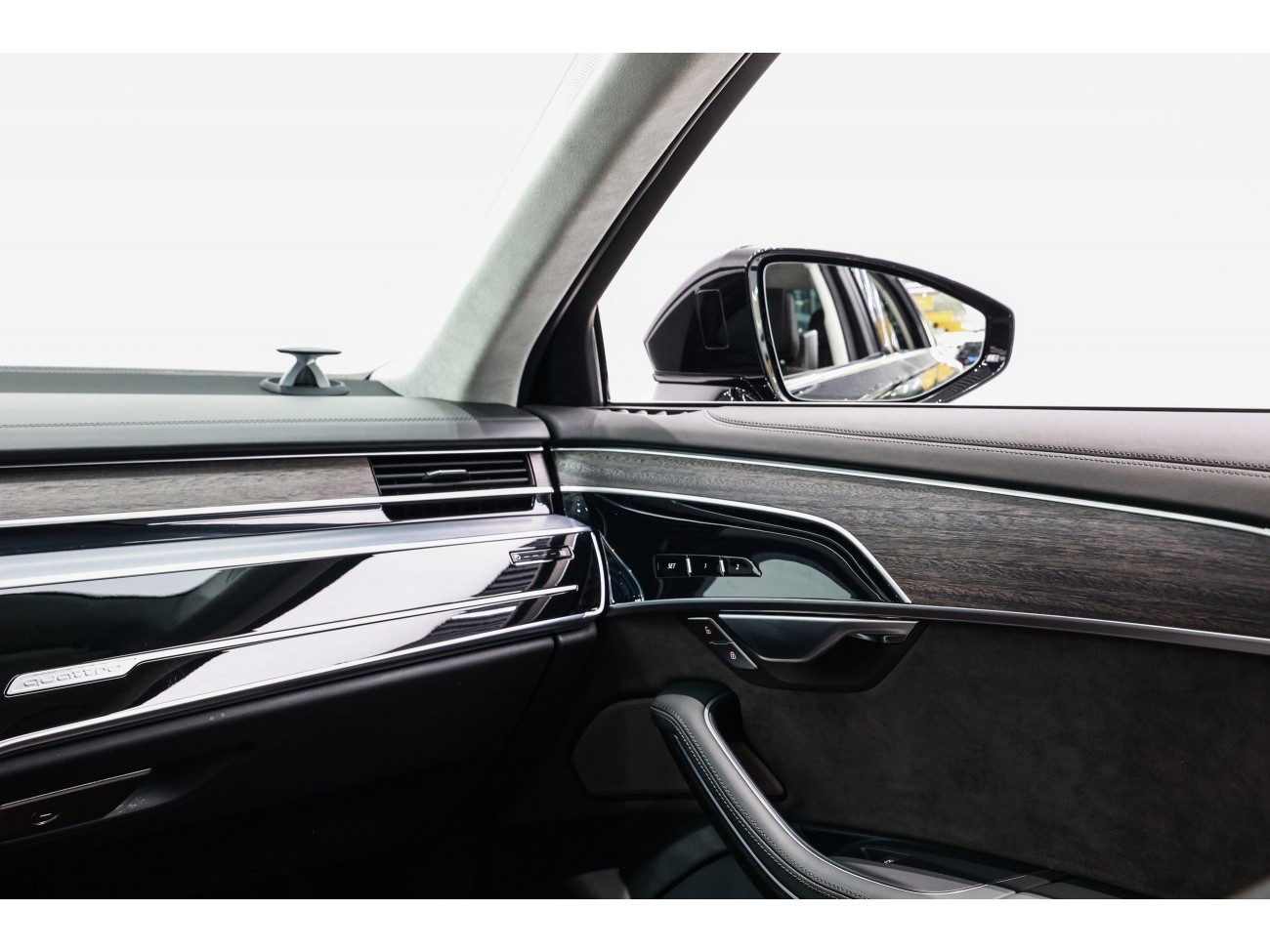 Audi A8L 55 TFSI 2022