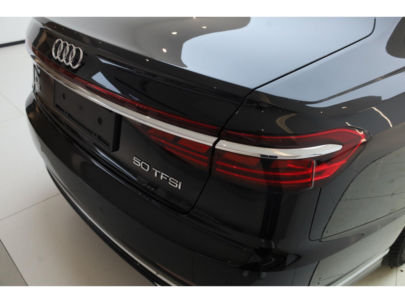 Audi A8L 50 TFSI 2024