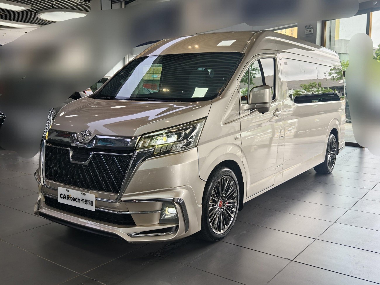 Toyota HiAce 2023