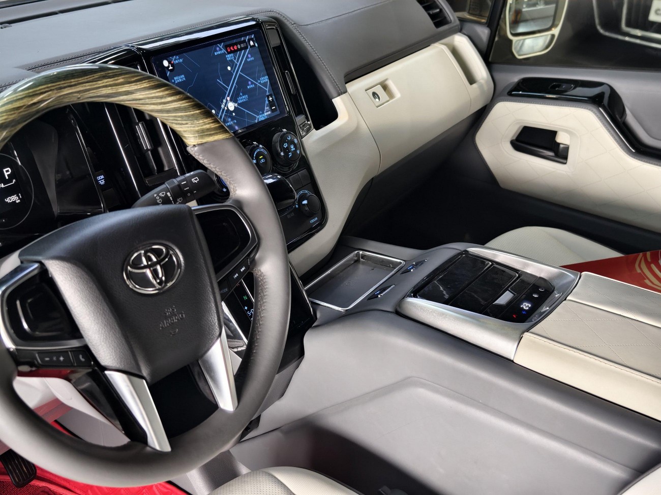 Toyota HiAce 2023