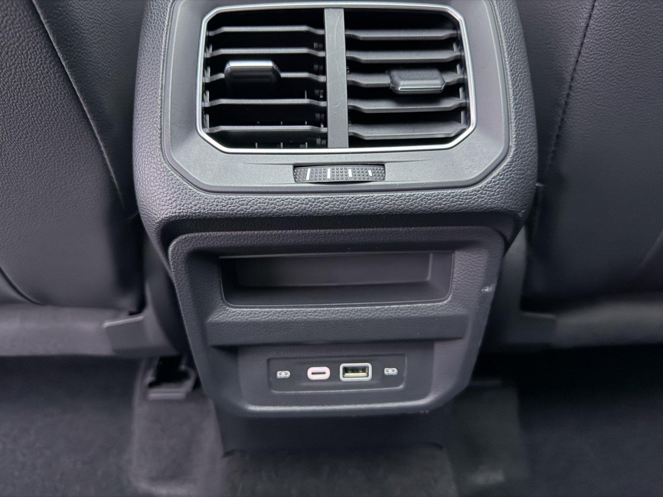 Volkswagen Tiguan L 2024