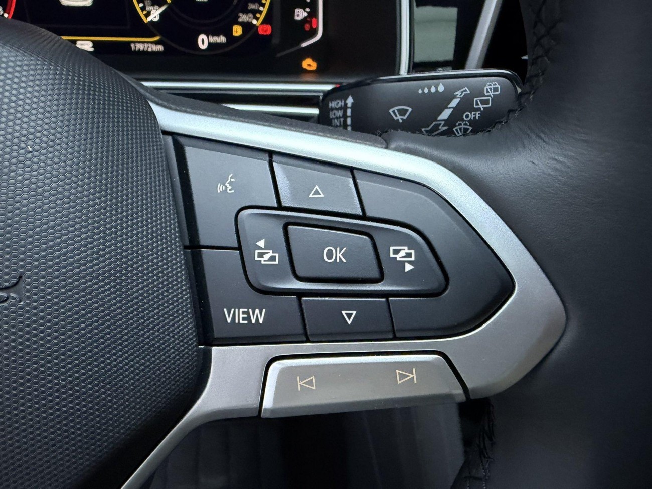 Volkswagen Tiguan L 2024