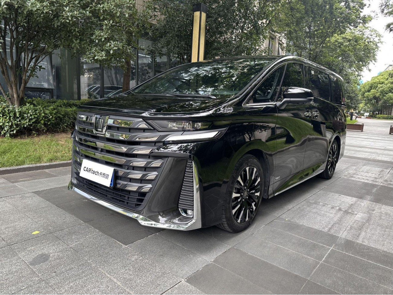 Toyota Vellfire 2024