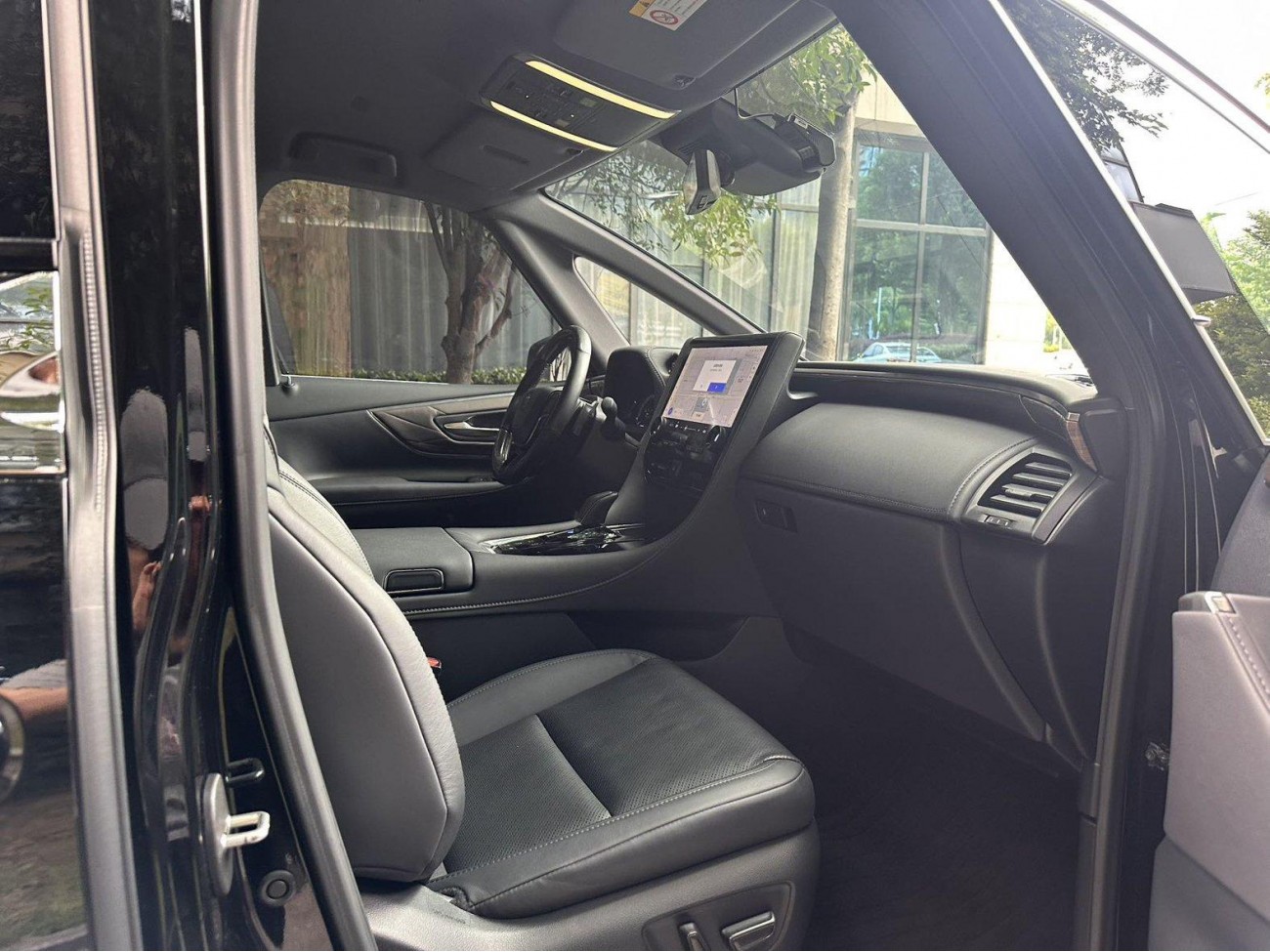 Toyota Vellfire 2024