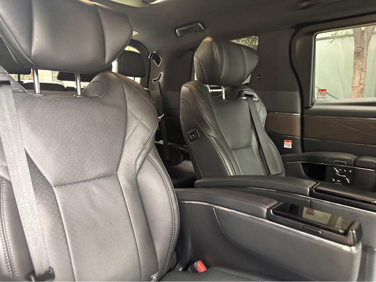 Toyota Vellfire 2024
