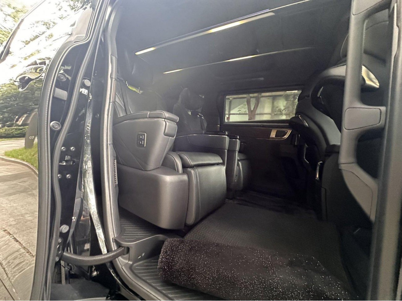 Toyota Vellfire 2024