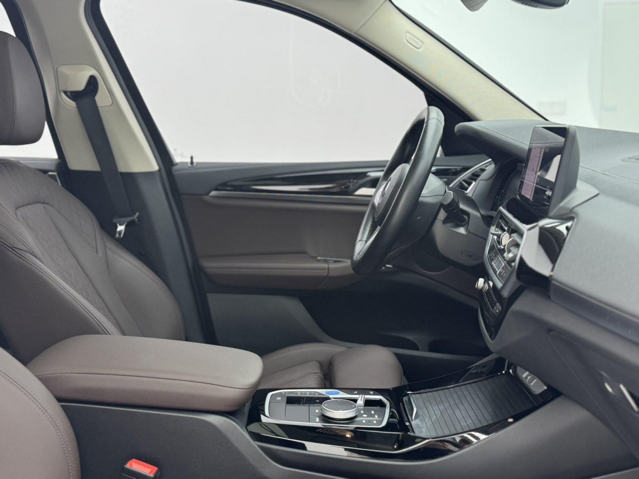BMW iX3 2023