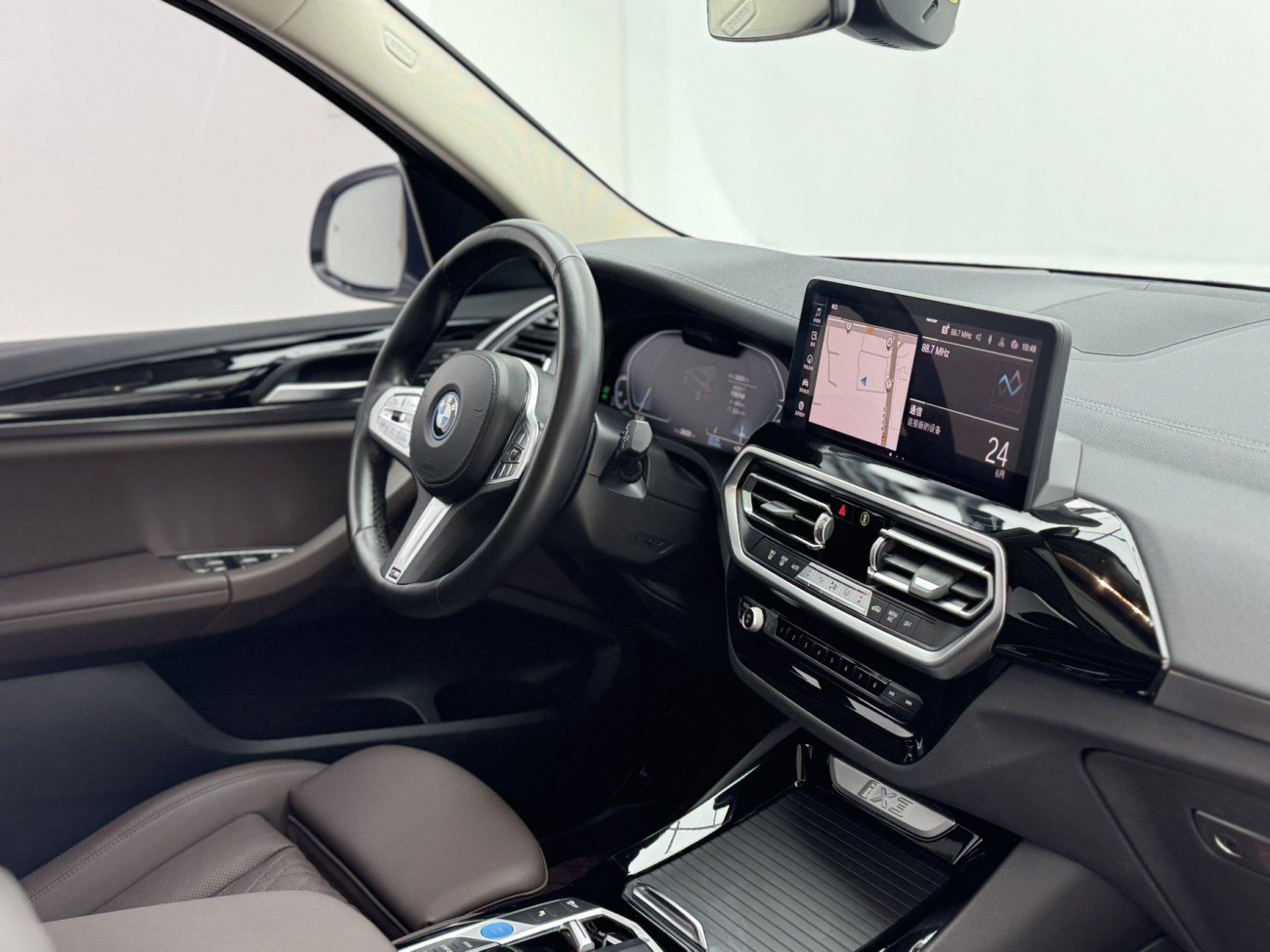 BMW iX3 2023