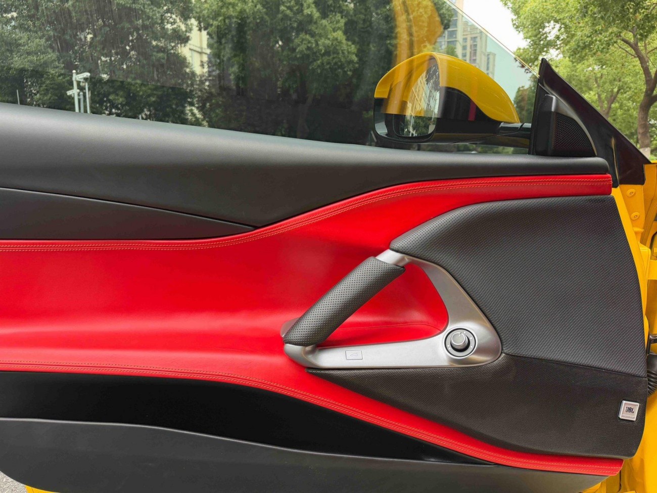 Ferrari 812 2018