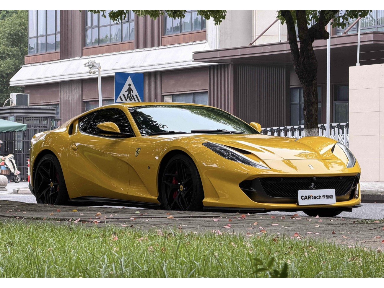 Ferrari 812 2018