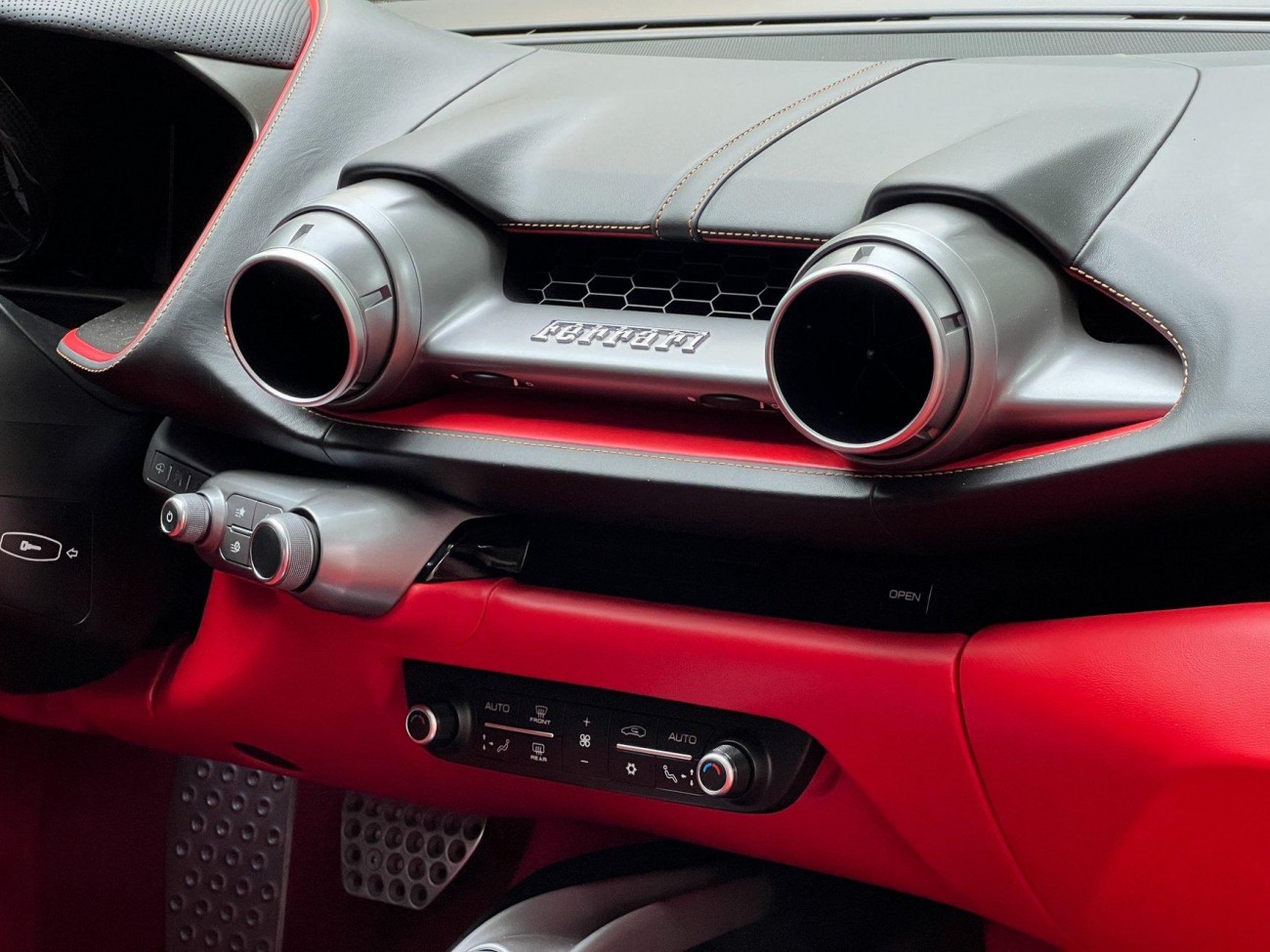 Ferrari 812 2018