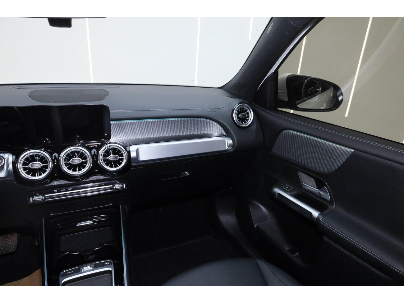 Mercedes-Benz GLB 2023