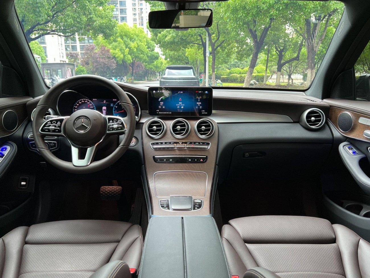 Mercedes-Benz GLC 260 L 2022