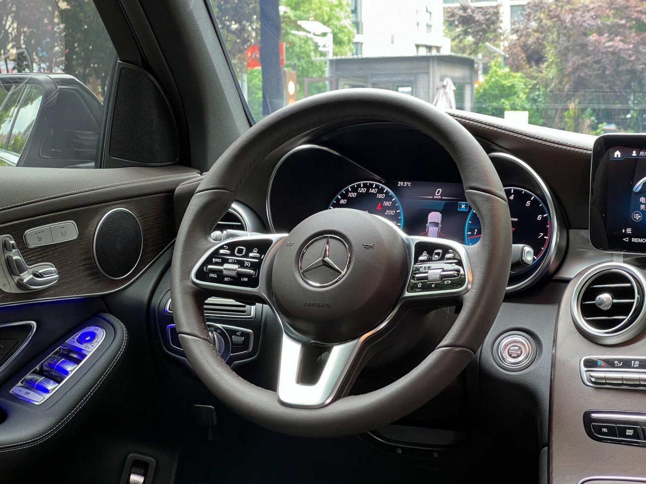 Mercedes-Benz GLC 260 L 2022