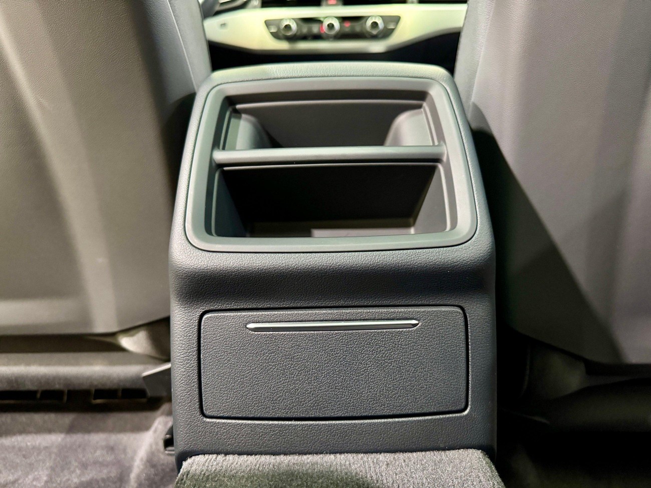 Audi A4L 40 TFSI 2023