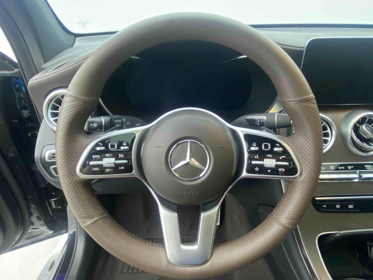 Mercedes-Benz GLC 260 L 2021