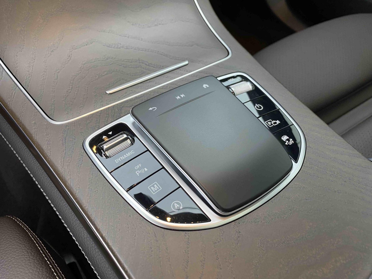 Mercedes-Benz GLC 260 L 2021