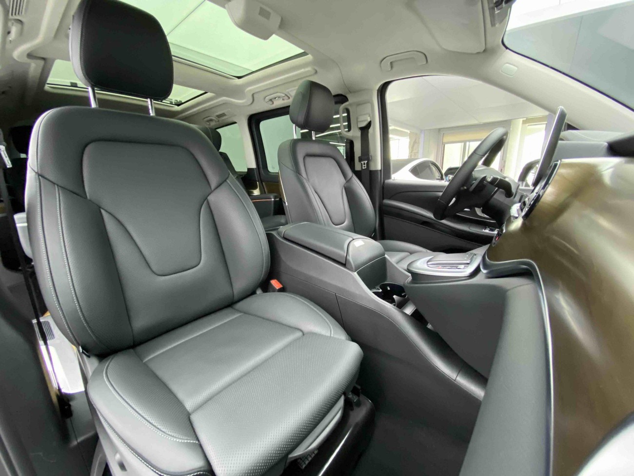 Mercedes-Benz V 2024