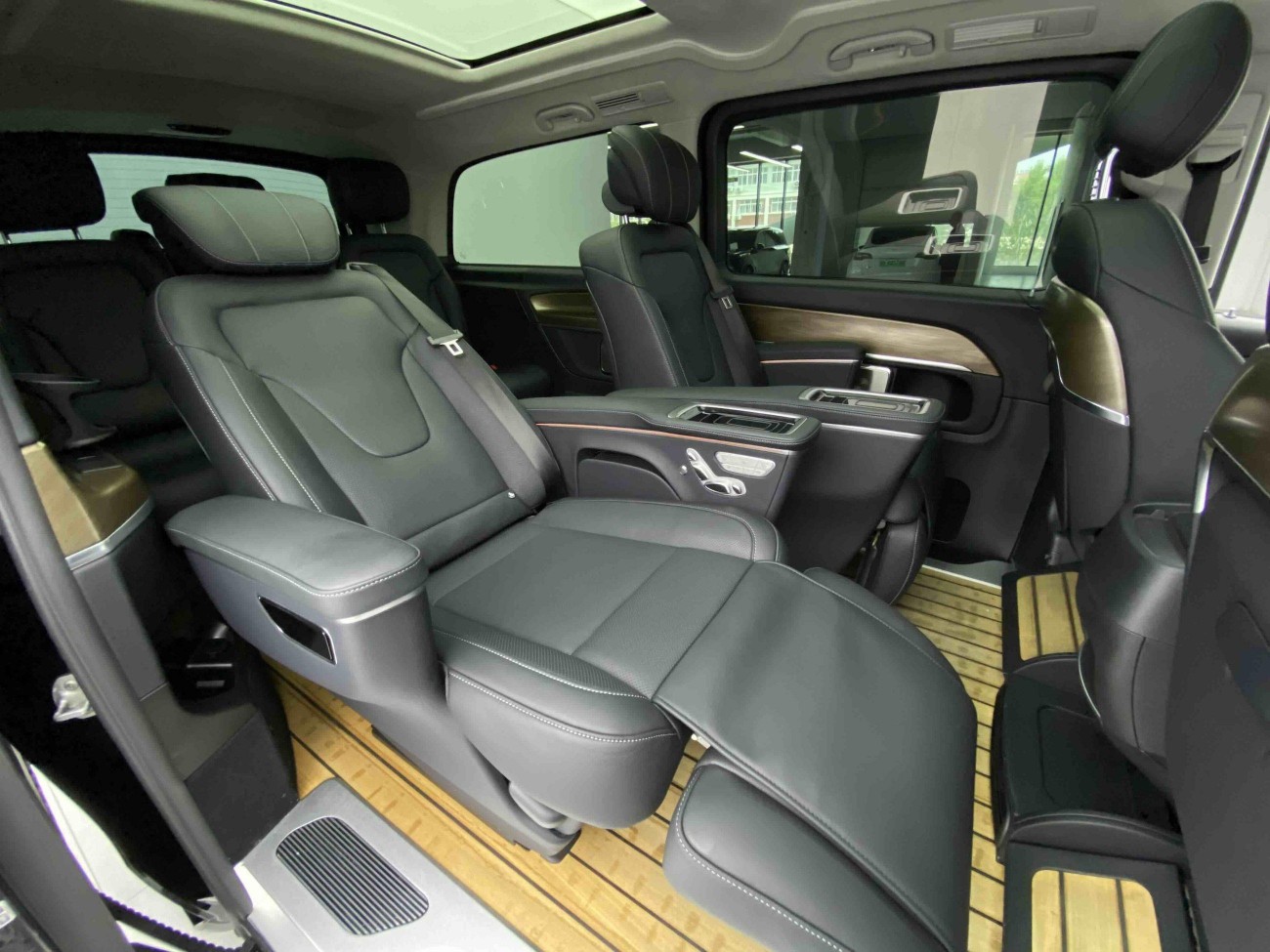 Mercedes-Benz V 2024