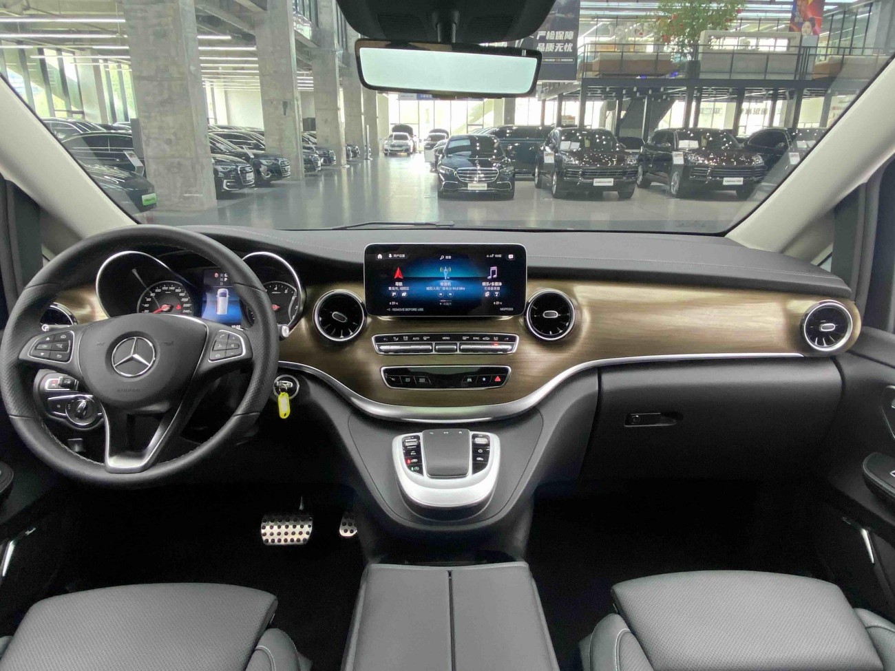 Mercedes-Benz V 2024