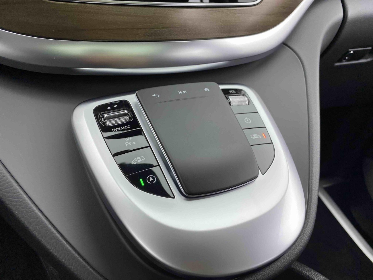 Mercedes-Benz V 2024