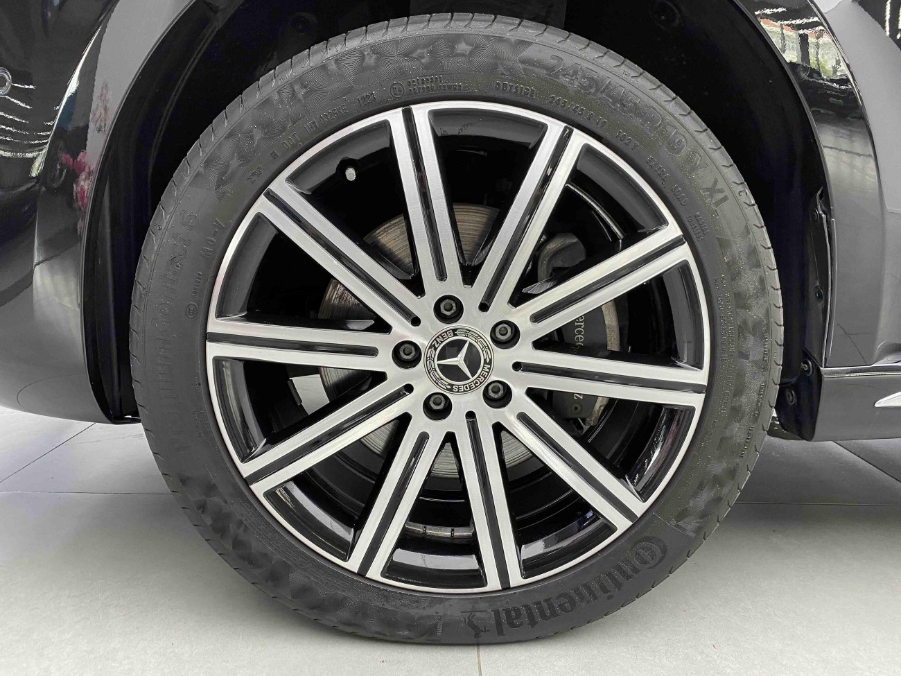 Mercedes-Benz V 2024