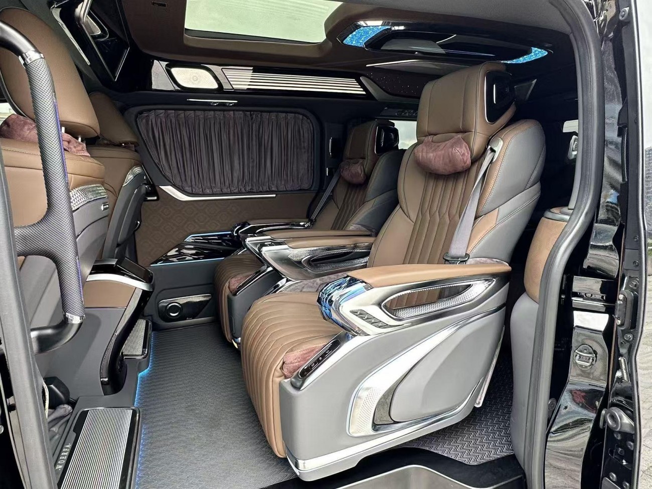Toyota HiAce 2025