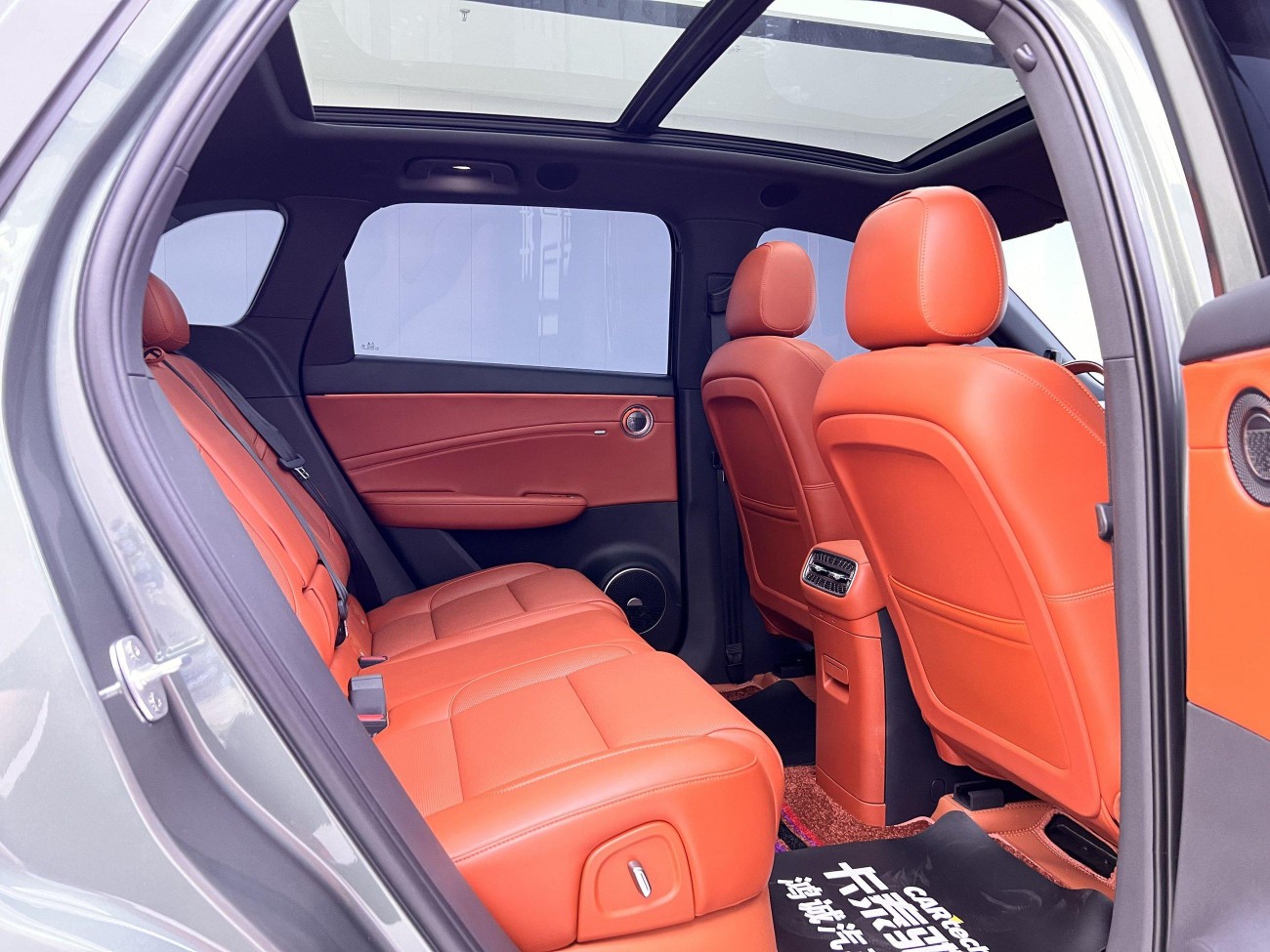 Hongqi HS6 2026
