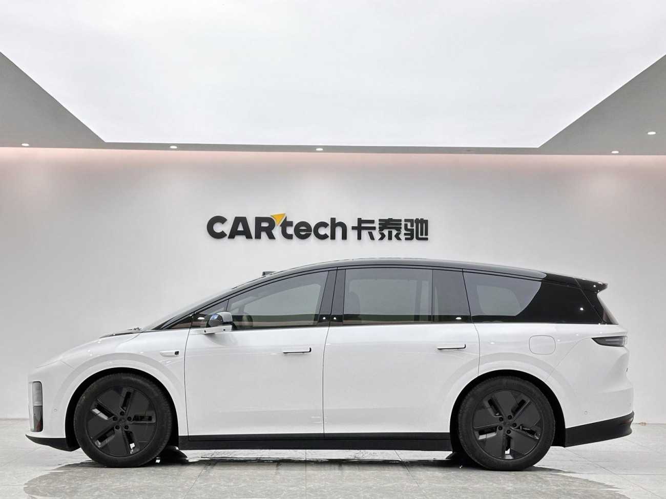 Li Auto i8 2025