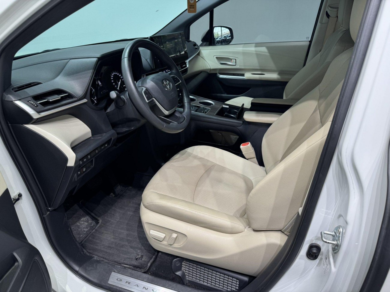 Toyota Granvia 2024