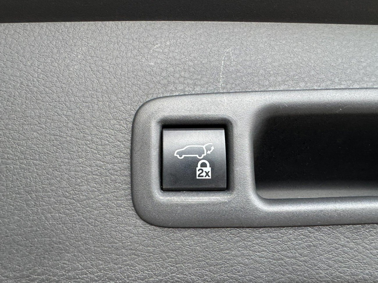 Toyota Granvia 2024