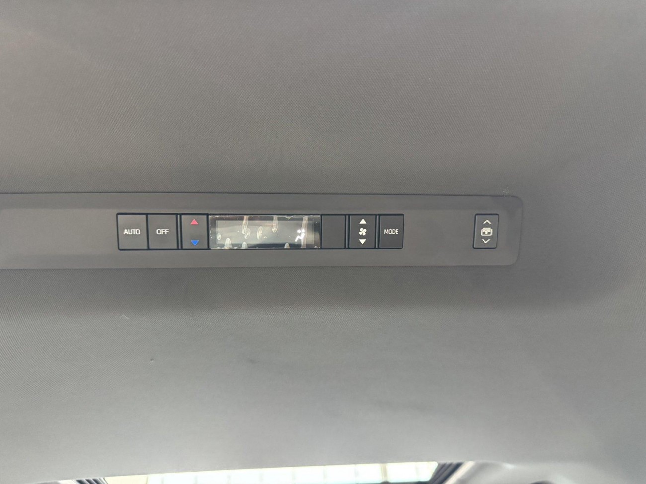 Toyota Granvia 2024