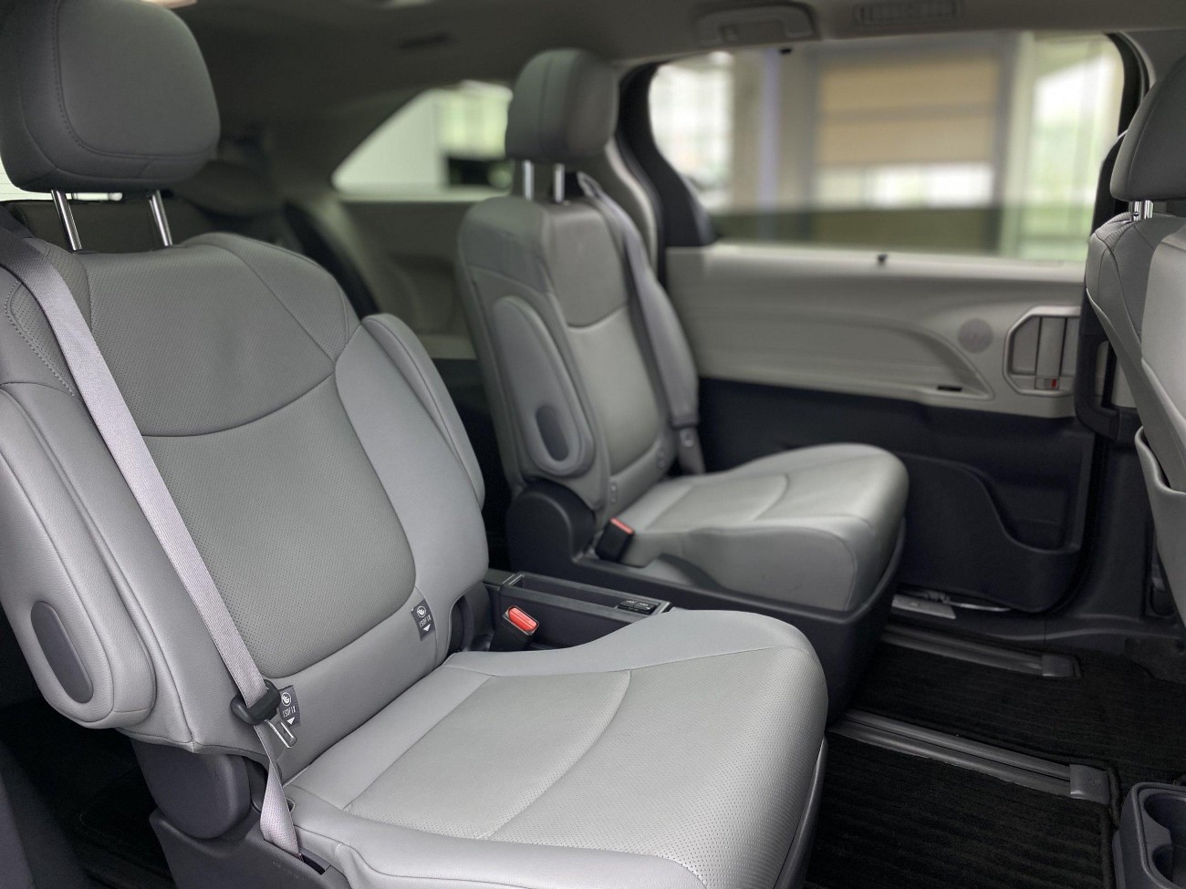 Toyota Granvia 2024