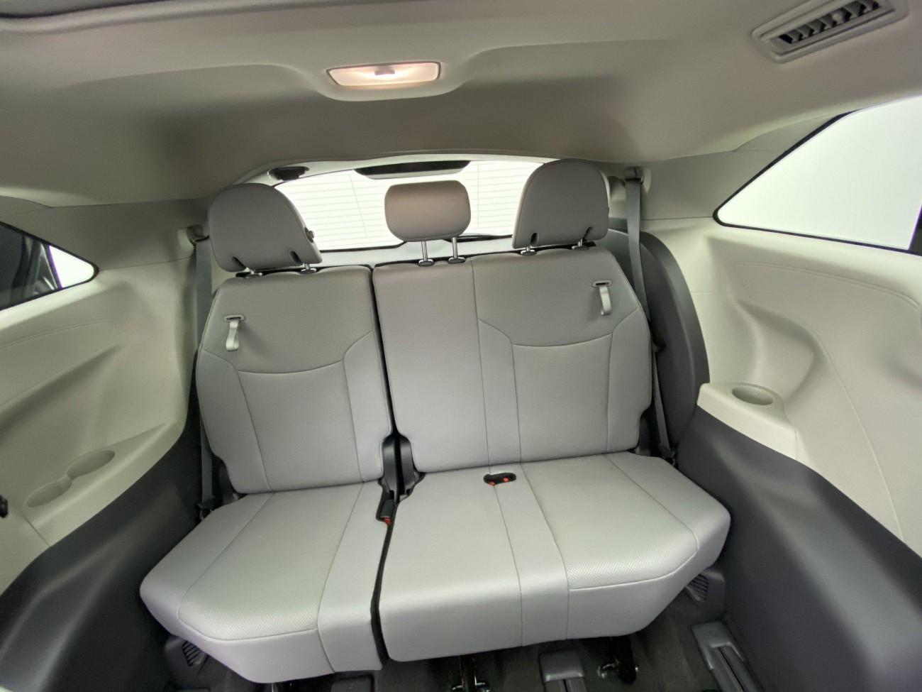 Toyota Granvia 2024