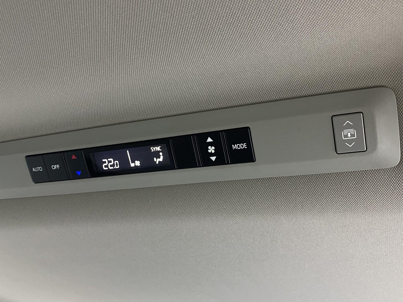 Toyota Granvia 2024