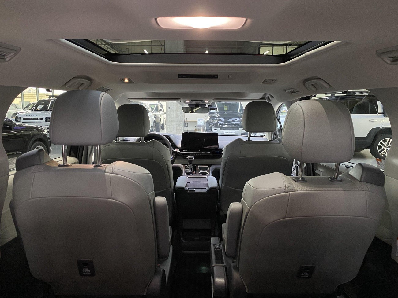 Toyota Granvia 2024
