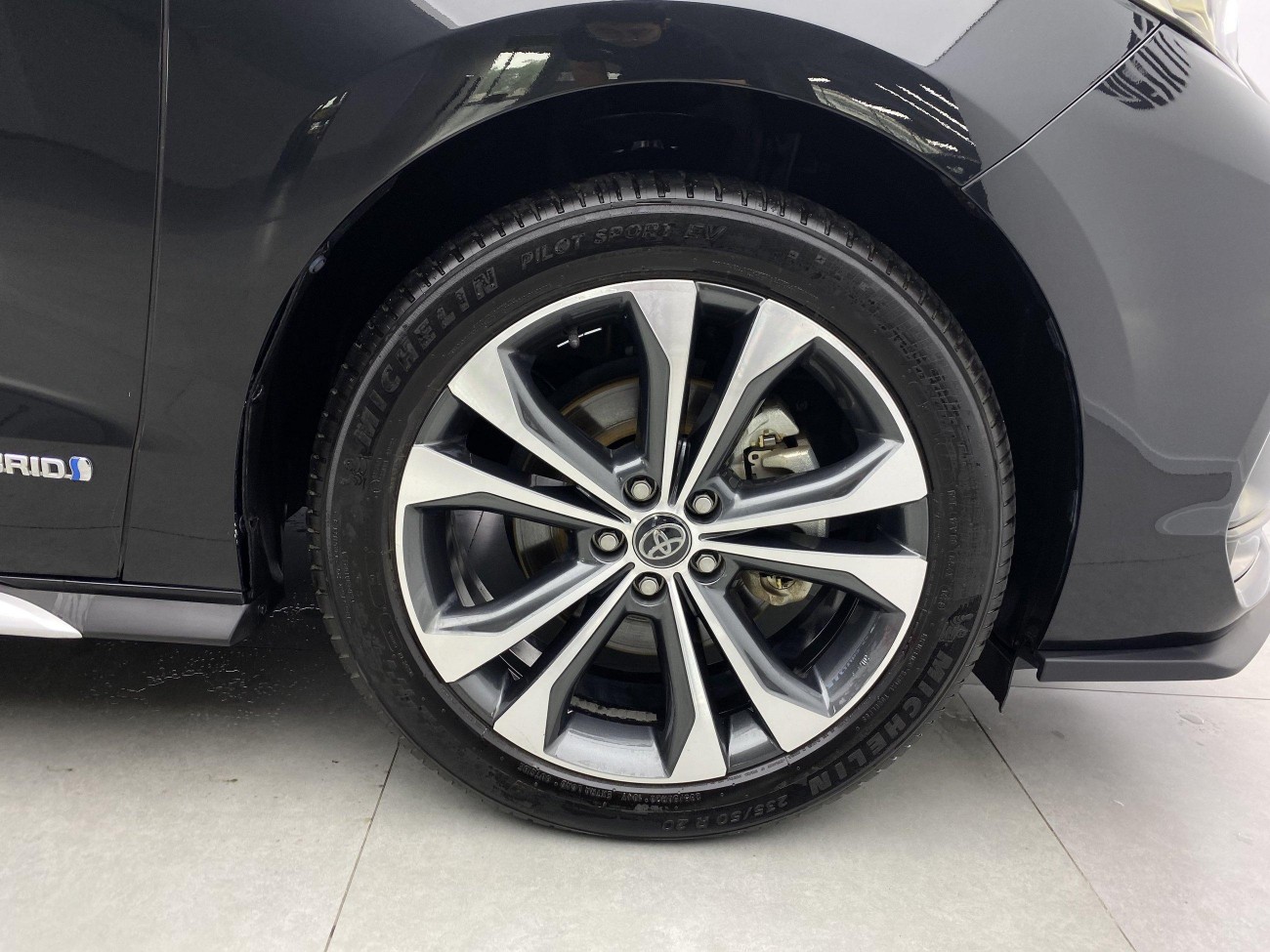 Toyota Granvia 2024