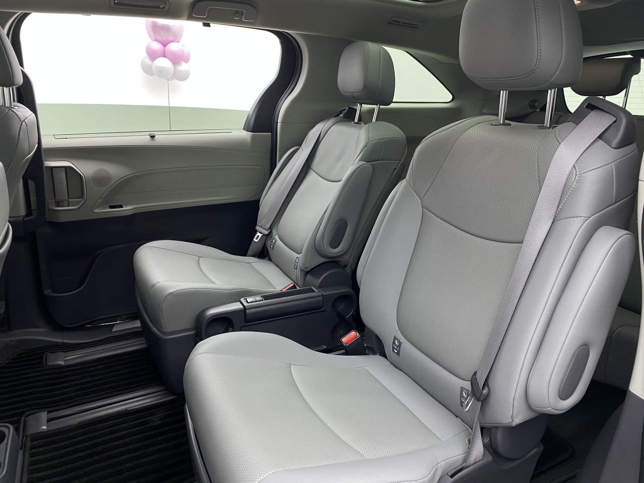 Toyota Granvia 2024