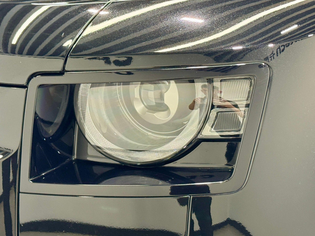 Land Rover Defender 2023