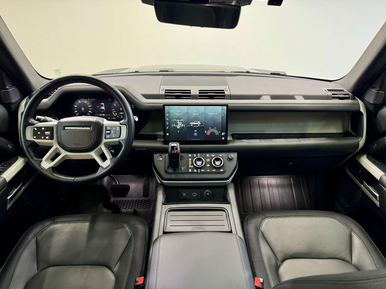 Land Rover Defender 2023